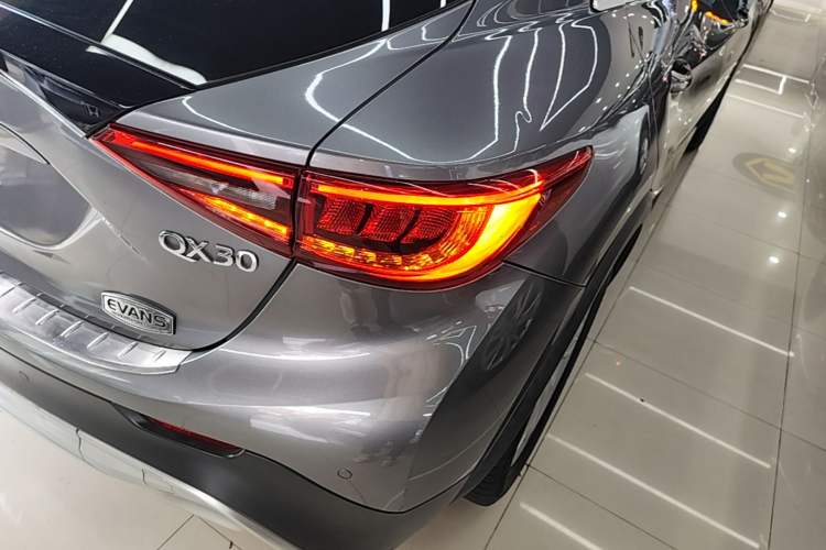 Used Infiniti QX30 2017 1.6T Two-Wheel-Drive Sport Edition Right Rear Taillight