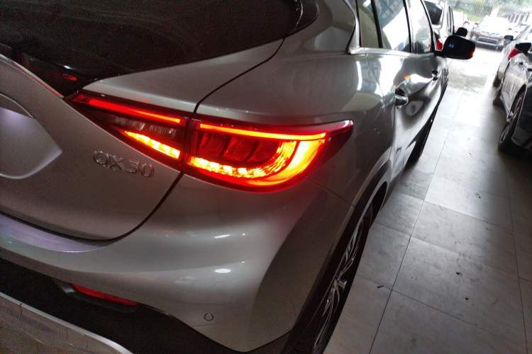 Used Infiniti QX30 2017 1.6T Two-Wheel-Drive Sport Edition Right Rear Taillight