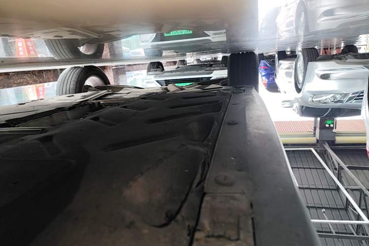 Used Infiniti QX30 2017 1.6T Two-Wheel-Drive Sport Edition Right Side Sill