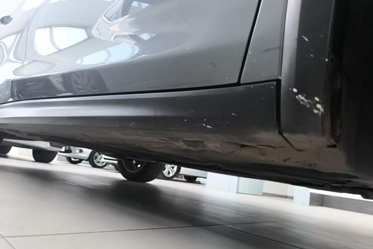 Used Infiniti QX30 2017 1.6T Two-Wheel Drive Fashion Edition Right Side Sill