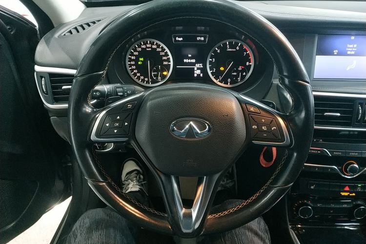 Used Infiniti QX30 2017 2.0T Four-Wheel Drive Fashion Edition Steering Wheel
