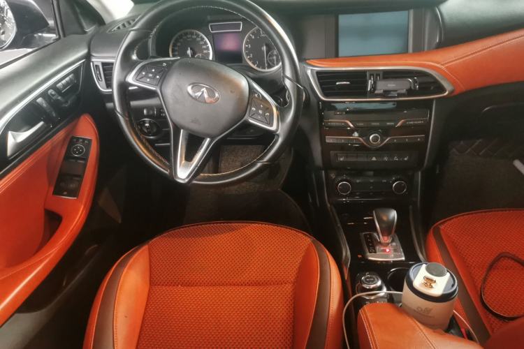 Used Infiniti QX30 2017 2.0T Four-Wheel Drive Sport Edition Steering Wheel