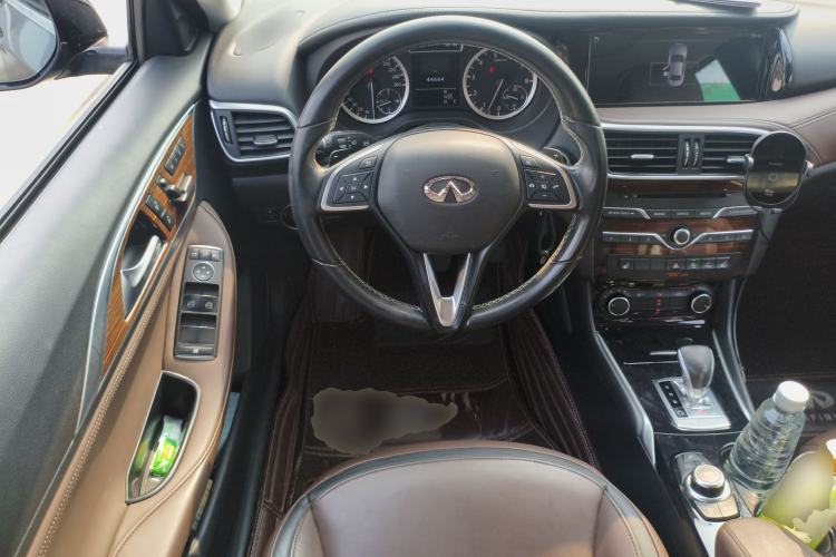 Used Infiniti QX30 2017 2.0T Four-Wheel Drive Sport Edition Steering Wheel