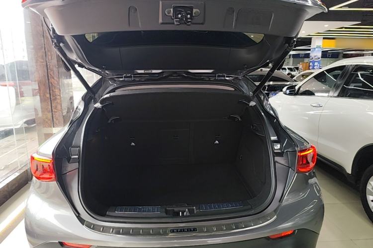 Used Infiniti QX30 2017 1.6T Two-Wheel-Drive Sport Edition Trunk