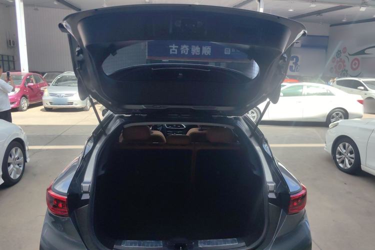 Used Infiniti QX30 2017 1.6T Two-Wheel-Drive Sport Edition Trunk
