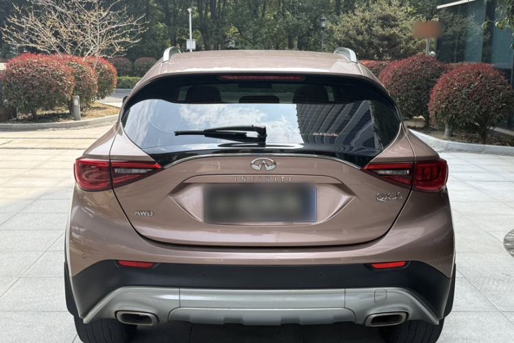 Used Infiniti QX30 2017 2.0T Four-Wheel Drive Sport Edition Exterior 3
