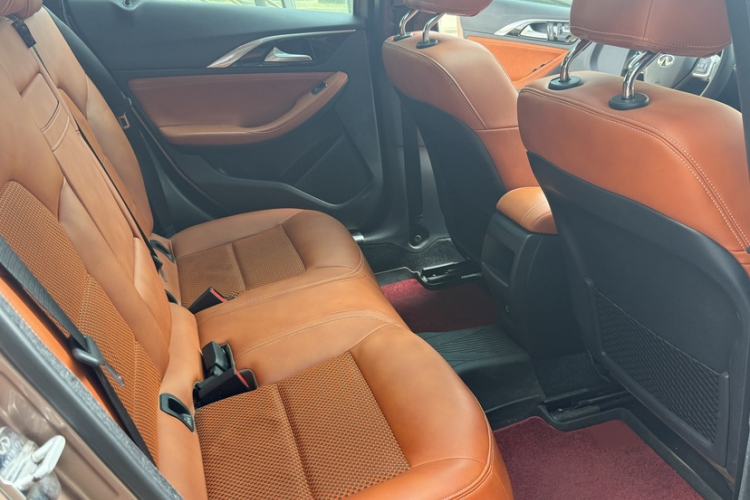Used Infiniti QX30 2017 2.0T Four-Wheel Drive Sport Edition Interior 10