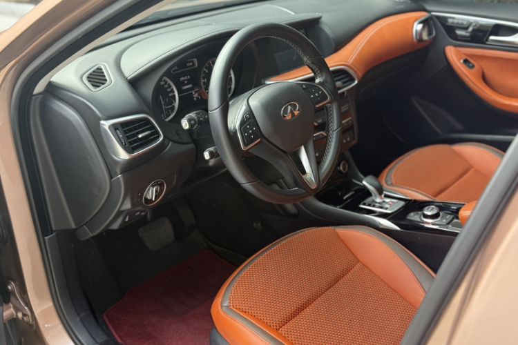 Used Infiniti QX30 2017 2.0T Four-Wheel Drive Sport Edition Interior 3