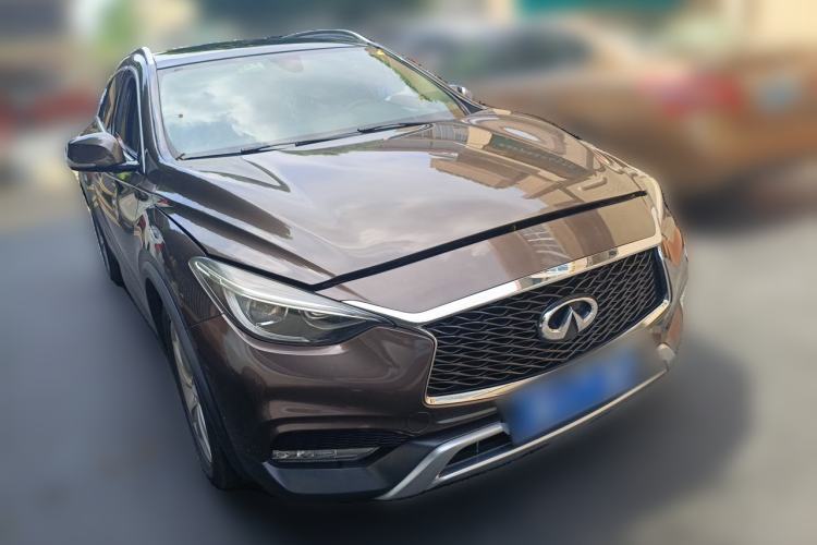 Used Infiniti QX30 2017 1.6T Two-Wheel-Drive Sport Edition Front Right 45 Deg
