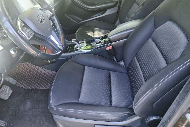 Used Infiniti QX30 2017 1.6T Two-Wheel-Drive Sport Edition Left Front Seat