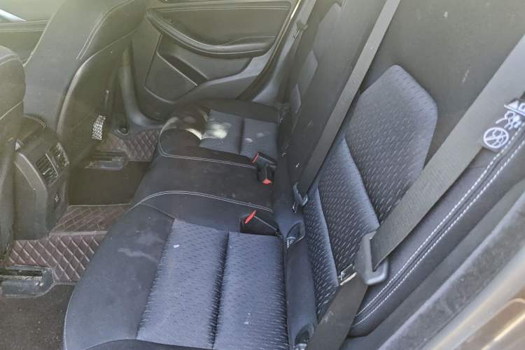 Used Infiniti QX30 2017 1.6T Two-Wheel-Drive Sport Edition Left Rear Seat