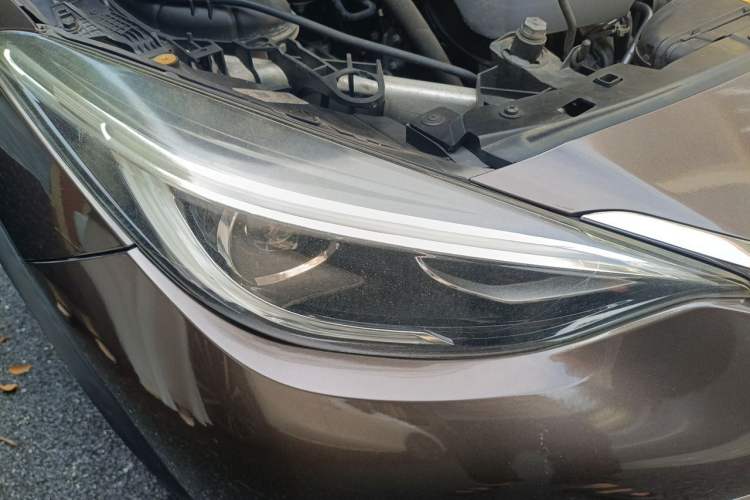 Used Infiniti QX30 2017 1.6T Two-Wheel-Drive Sport Edition Right Front Headlight