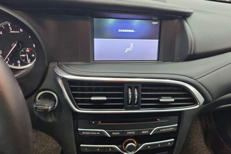 Used Infiniti QX30 2017 1.6T Two-Wheel-Drive Sport Edition Audio And AC Panel