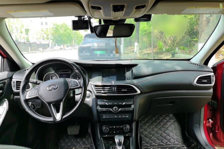 Used Infiniti QX30 2017 2.0T Four-Wheel Drive Sport Edition Center Console