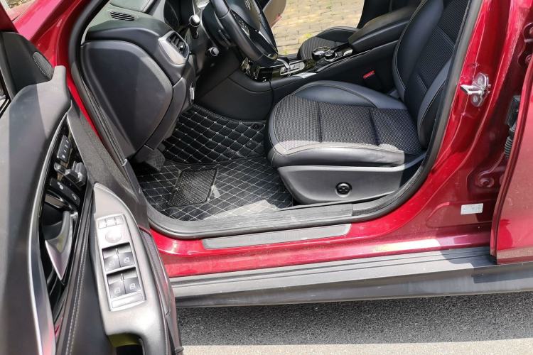 Used Infiniti QX30 2017 2.0T Four-Wheel Drive Sport Edition Driver Seat