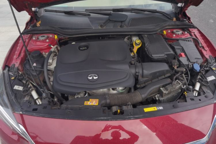 Used Infiniti QX30 2017 1.6T Two-Wheel-Drive Sport Edition Engine Bay