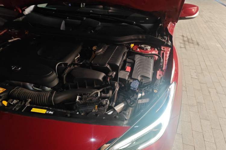 Used Infiniti QX30 2017 1.6T Two-Wheel-Drive Sport Edition Engine Bay Left