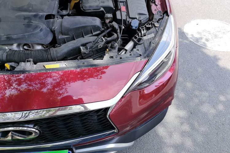 Used Infiniti QX30 2017 2.0T Four-Wheel Drive Sport Edition Engine Bay Left
