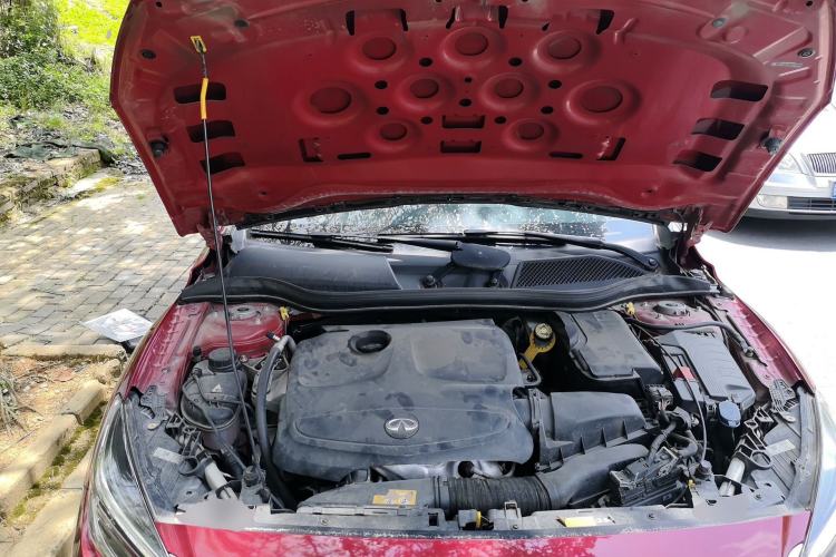 Used Infiniti QX30 2017 2.0T Four-Wheel Drive Sport Edition Engine Bay
