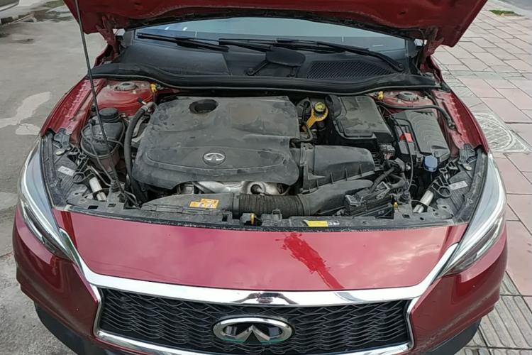 Used Infiniti QX30 2017 2.0T Four-Wheel Drive Sport Edition Engine Bay