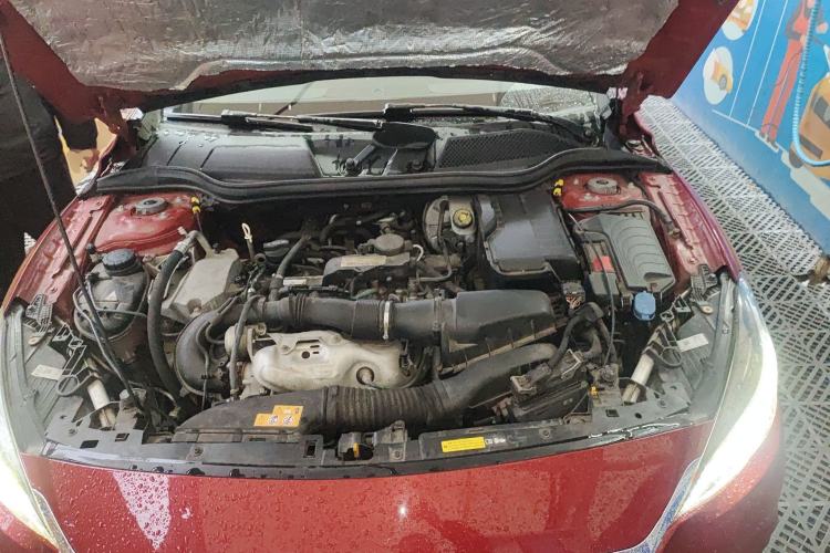 Used Infiniti QX30 2017 1.6T Two-Wheel-Drive Sport Edition Engine Bay