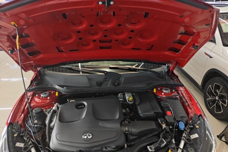 Used Infiniti QX30 2017 1.6T Two-Wheel-Drive Sport Edition Engine Bay