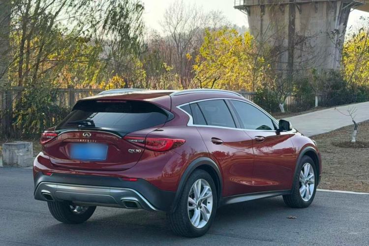 Used Infiniti QX30 2017 1.6T Two-Wheel-Drive Sport Edition Exterior 3