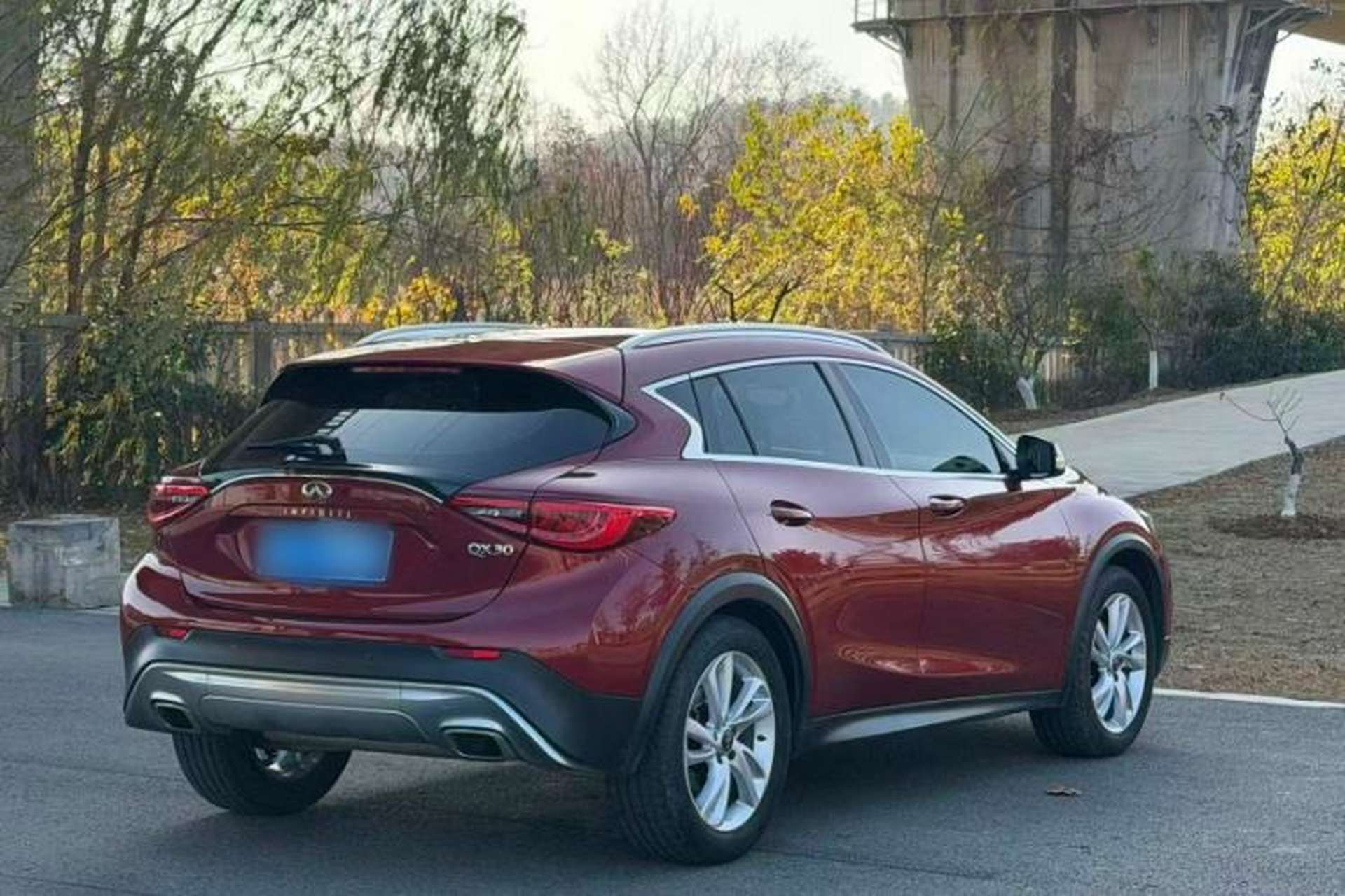 Used Infiniti QX30 2017 1.6T Two-Wheel-Drive Sport Edition Exterior 3
