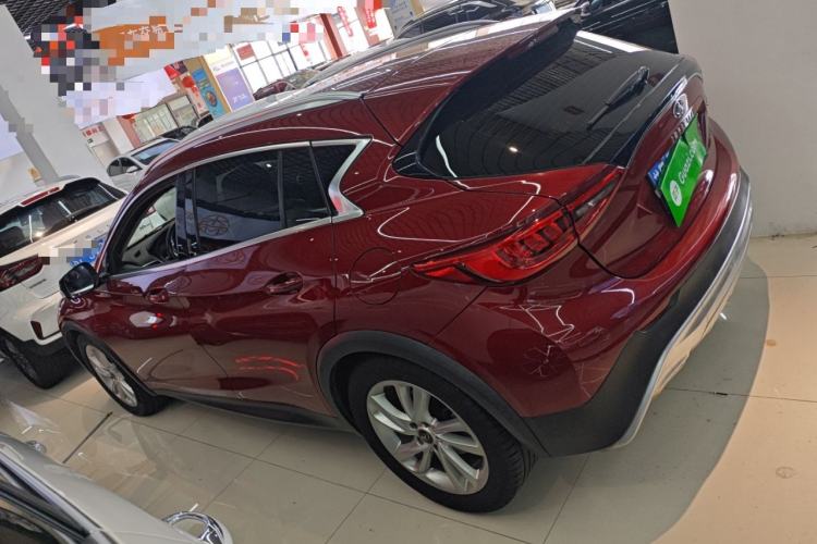 Used Infiniti QX30 2017 1.6T Two-Wheel-Drive Sport Edition Exterior 3