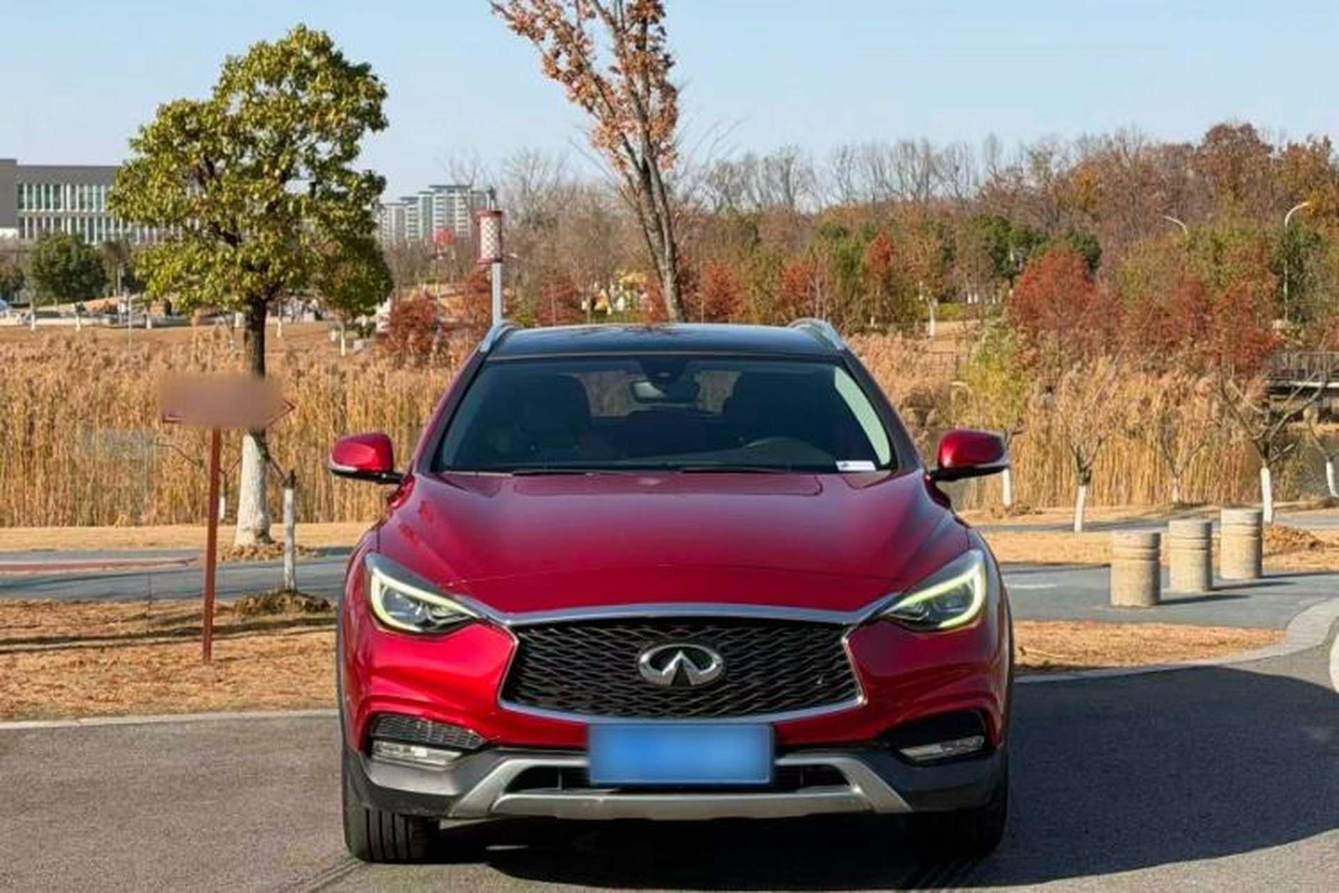 Used Infiniti QX30 2017 1.6T Two-Wheel-Drive Sport Edition Exterior 4