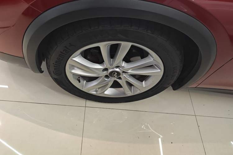 Used Infiniti QX30 2017 1.6T Two-Wheel-Drive Sport Edition Exterior 7