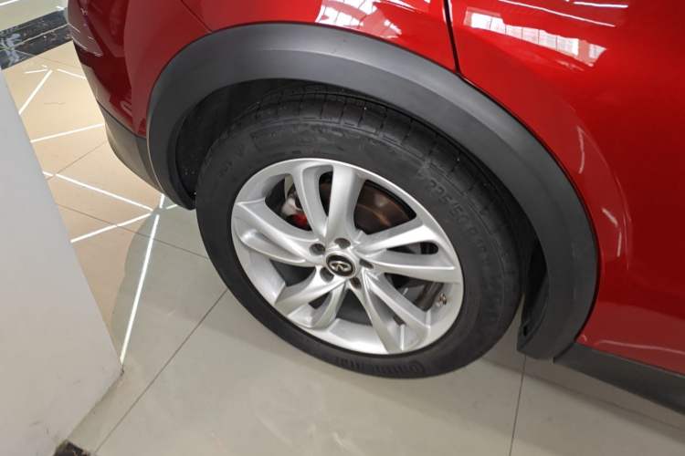 Used Infiniti QX30 2017 1.6T Two-Wheel-Drive Sport Edition Exterior 8