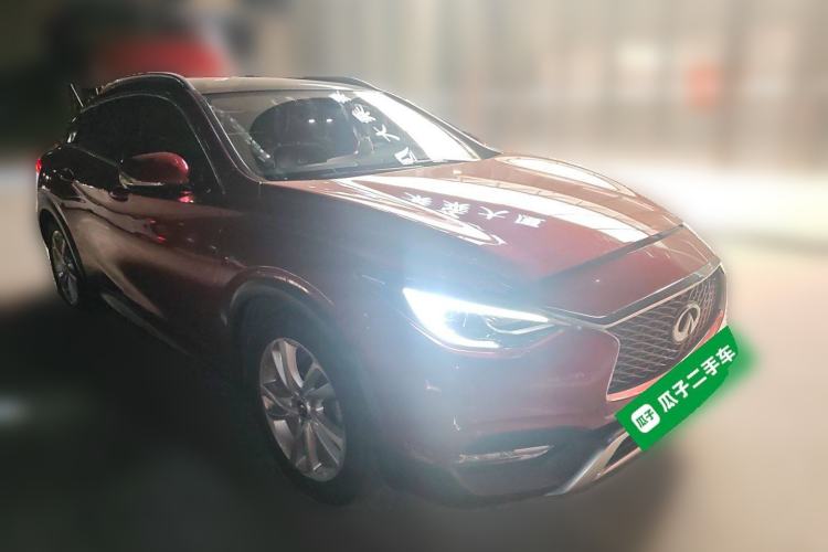 Used Infiniti QX30 2017 1.6T Two-Wheel-Drive Sport Edition Front Right 45 Deg