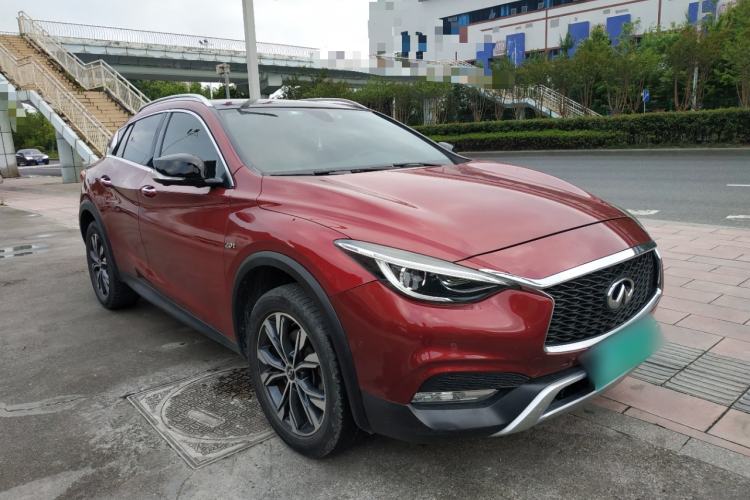 Used Infiniti QX30 2017 2.0T Four-Wheel Drive Sport Edition Front Right 45 Deg
