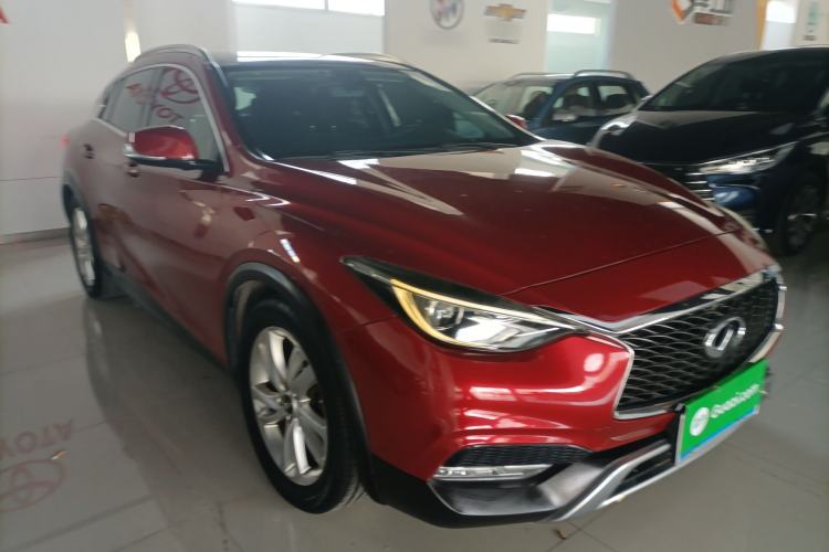 Used Infiniti QX30 2017 1.6T Two-Wheel-Drive Sport Edition Front Right 45 Deg