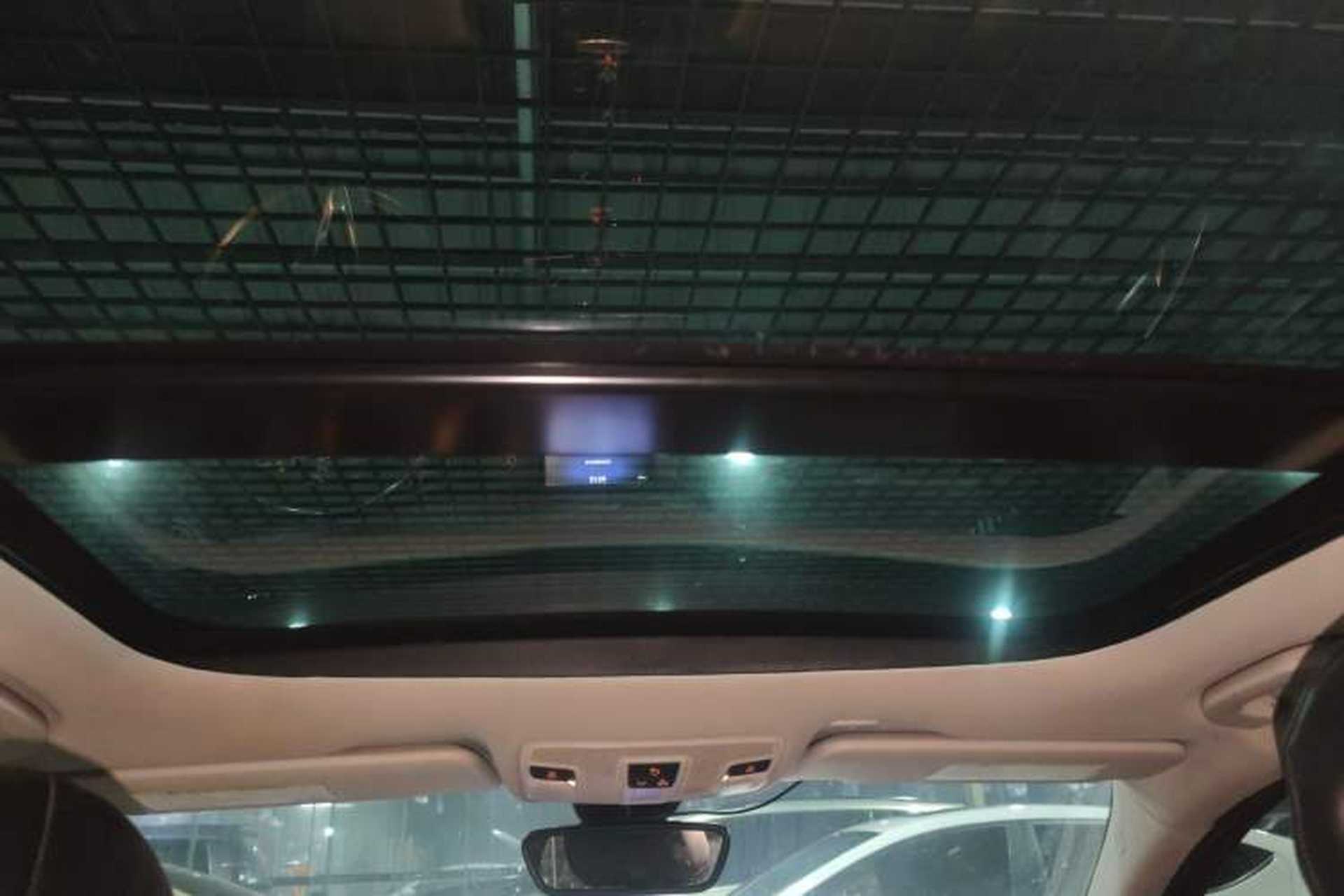 Used Infiniti QX30 2017 1.6T Two-Wheel-Drive Sport Edition Headliner