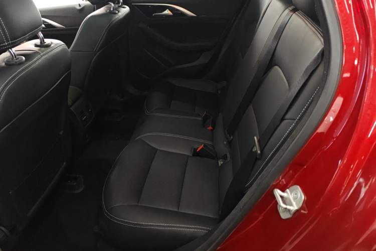 Used Infiniti QX30 2017 1.6T Two-Wheel-Drive Sport Edition Interior 4