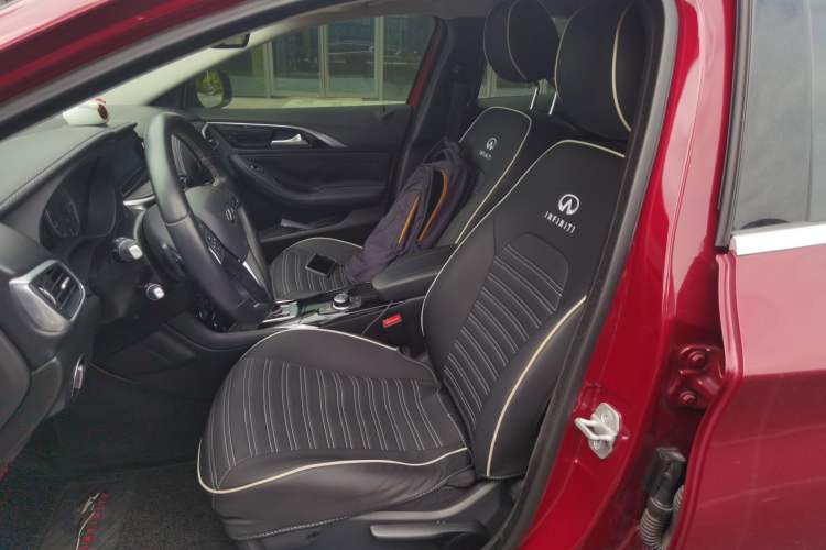 Used Infiniti QX30 2017 1.6T Two-Wheel-Drive Sport Edition Left Front Seat