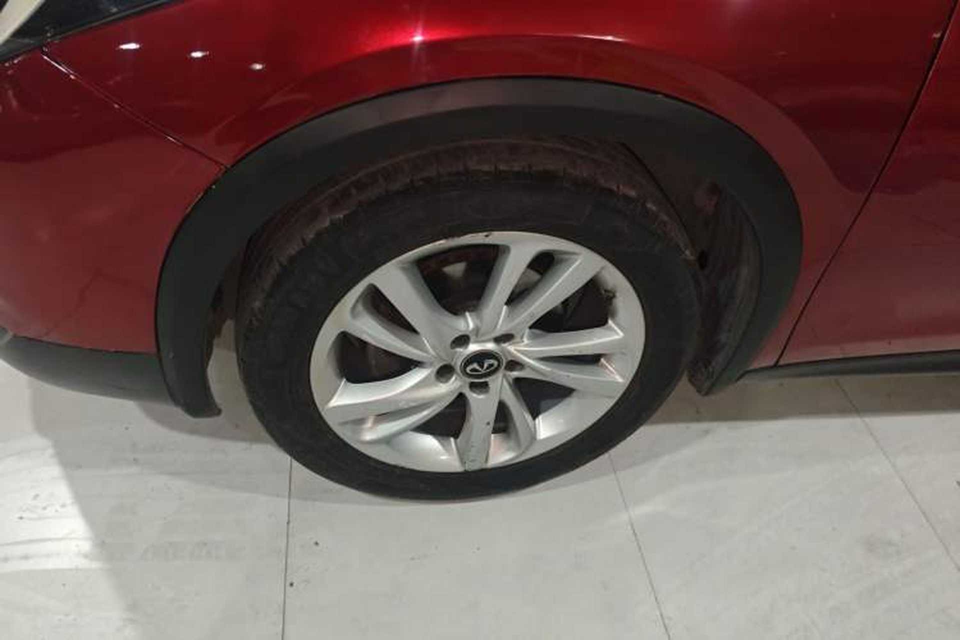 Used Infiniti QX30 2017 1.6T Two-Wheel-Drive Sport Edition Left Front Wheel Hub