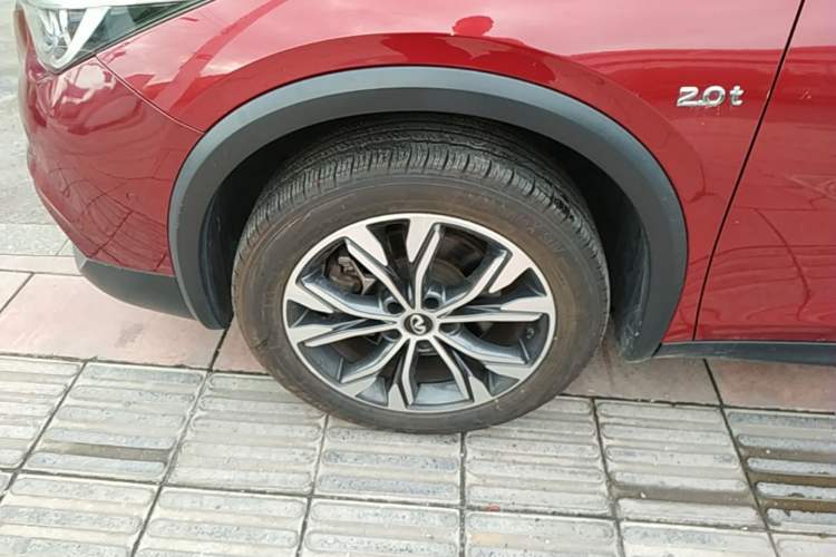 Used Infiniti QX30 2017 2.0T Four-Wheel Drive Sport Edition Left Front Wheel Hub