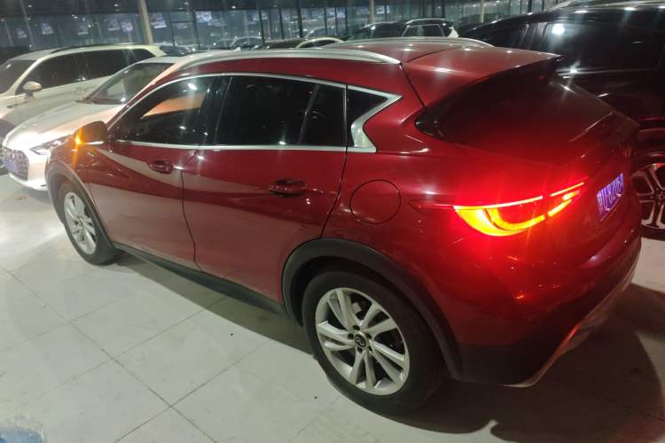 Used Infiniti QX30 2017 1.6T Two-Wheel-Drive Sport Edition Left Side