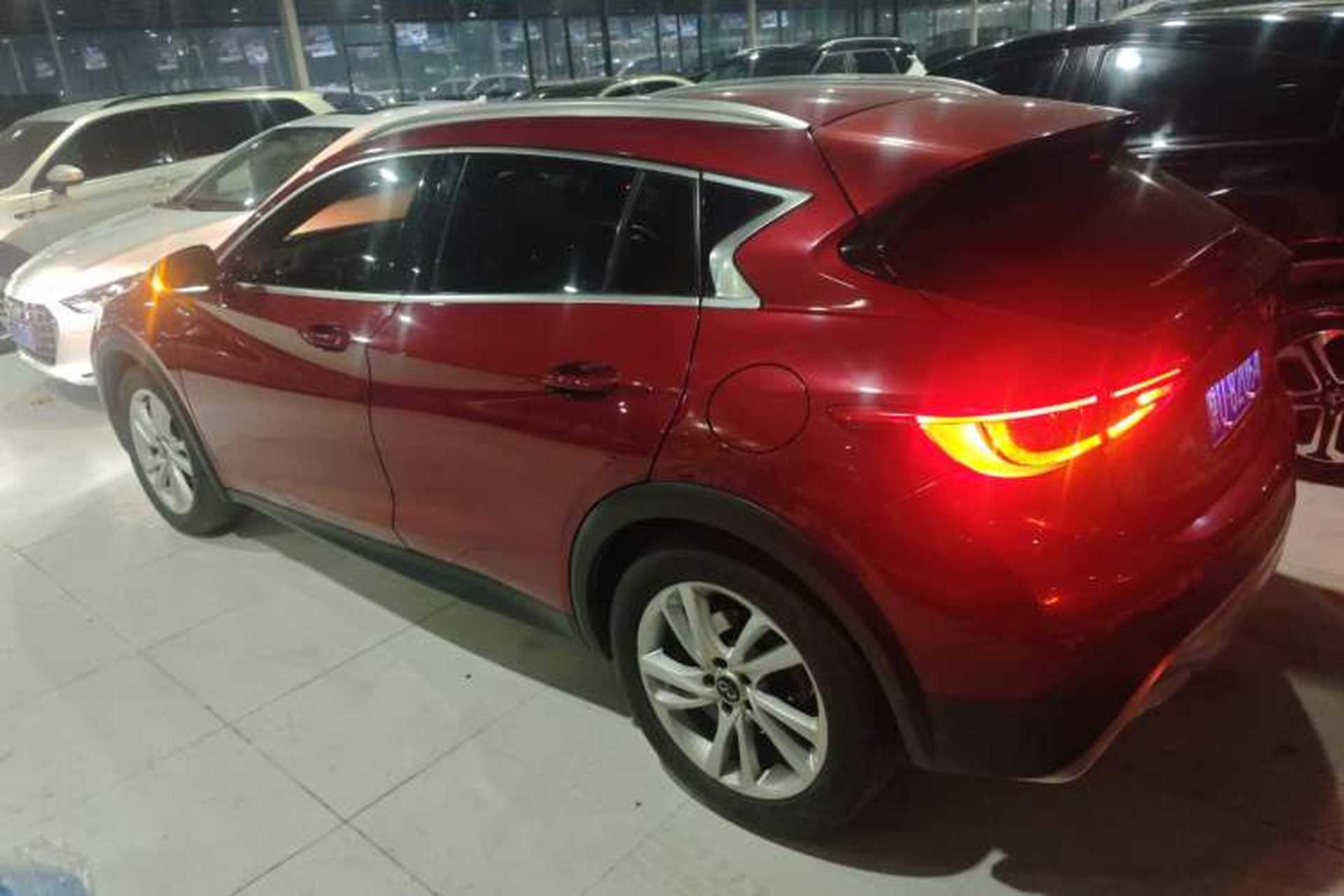 Used Infiniti QX30 2017 1.6T Two-Wheel-Drive Sport Edition Left Side