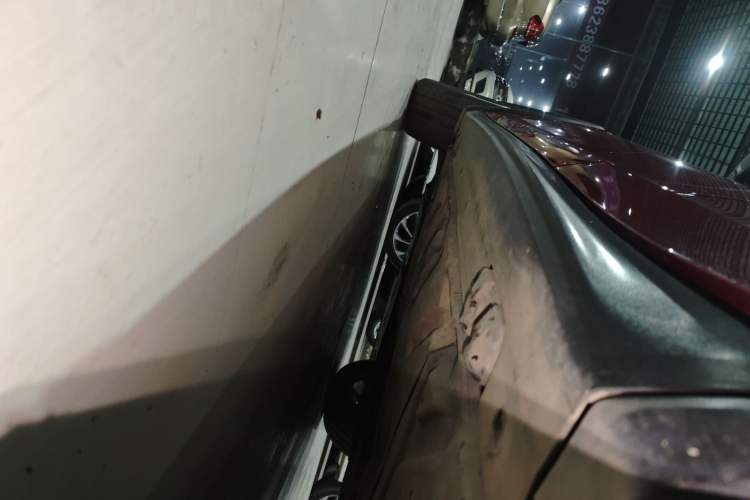 Used Infiniti QX30 2017 1.6T Two-Wheel-Drive Sport Edition Left Side Sill