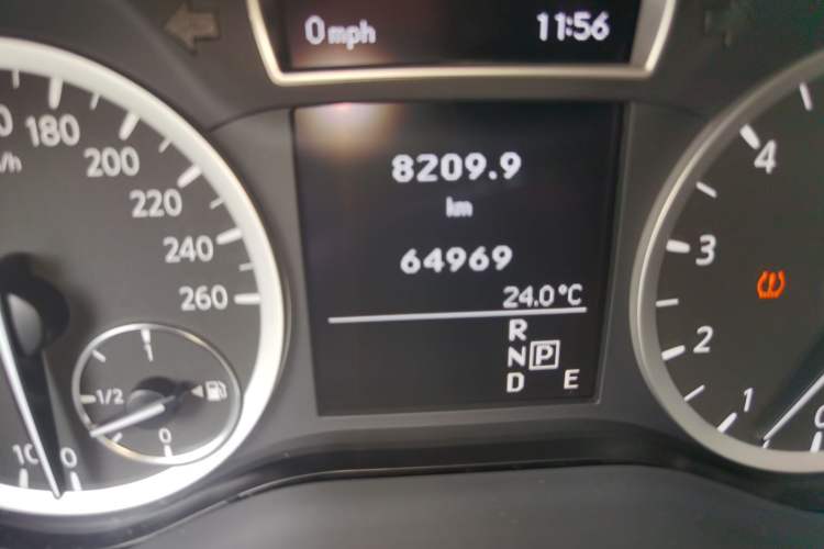 Used Infiniti QX30 2017 1.6T Two-Wheel-Drive Sport Edition Odometer Close Up
