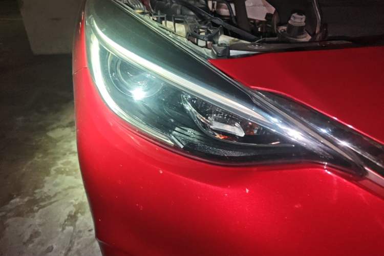 Used Infiniti QX30 2017 1.6T Two-Wheel Drive Fashion Edition Right Front Headlight