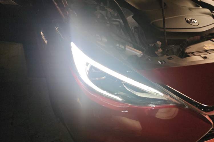 Used Infiniti QX30 2017 1.6T Two-Wheel-Drive Sport Edition Right Front Headlight