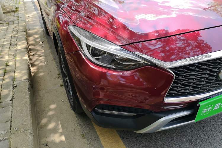 Used Infiniti QX30 2017 2.0T Four-Wheel Drive Sport Edition Right Front Headlight