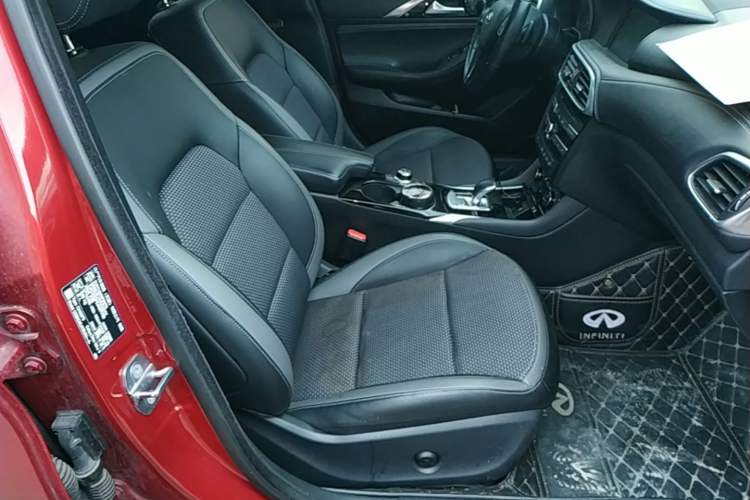 Used Infiniti QX30 2017 2.0T Four-Wheel Drive Sport Edition Right Front Seat