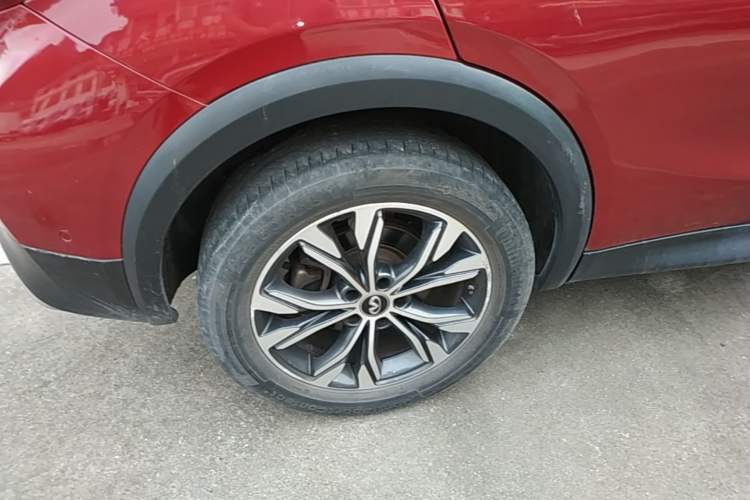 Used Infiniti QX30 2017 2.0T Four-Wheel Drive Sport Edition Right Rear Wheel Hub