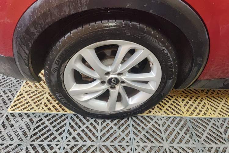 Used Infiniti QX30 2017 1.6T Two-Wheel-Drive Sport Edition Right Rear Wheel Hub